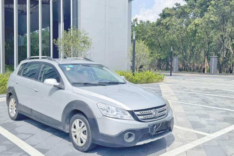 Used Dongfeng Aeolus H30 2014 CROSS 1.5L Automatic Luxury Model Exterior 2