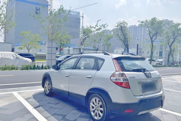 Used Dongfeng Aeolus H30 2014 CROSS 1.5L Automatic Luxury Model Exterior 3