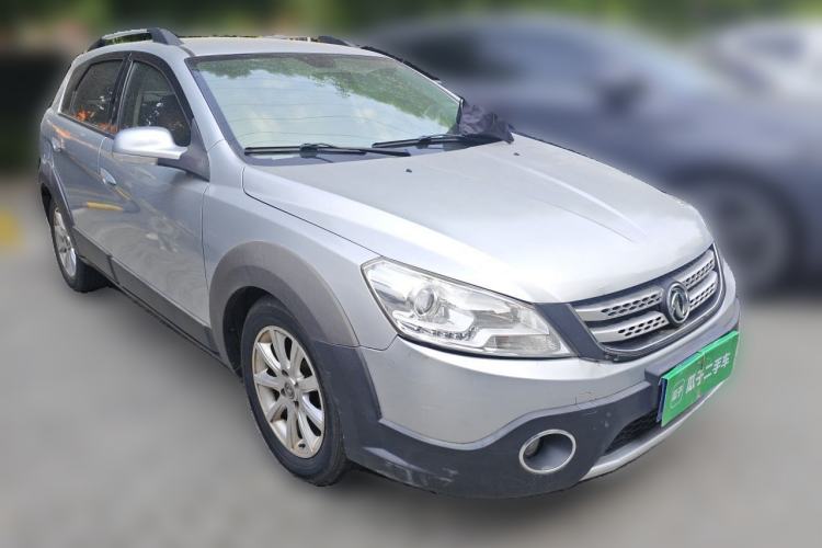 Used Dongfeng Aeolus H30 2014 CROSS 1.5L Automatic Value Edition Front Right 45 Deg