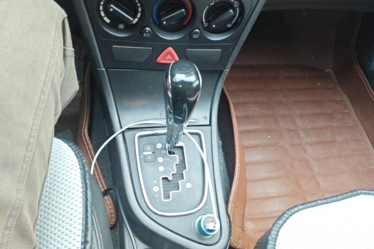 Used Dongfeng Aeolus H30 2014 CROSS 1.5L Automatic Value Edition Gear Lever