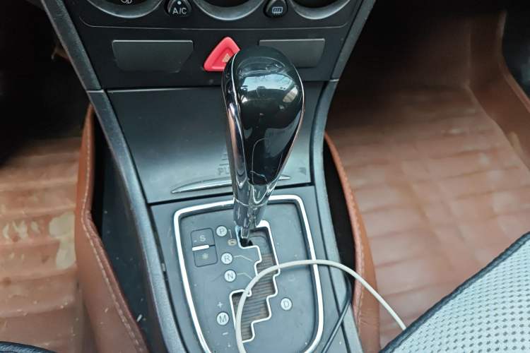 Used Dongfeng Aeolus H30 2014 CROSS 1.5L Automatic Value Edition Gear Lever