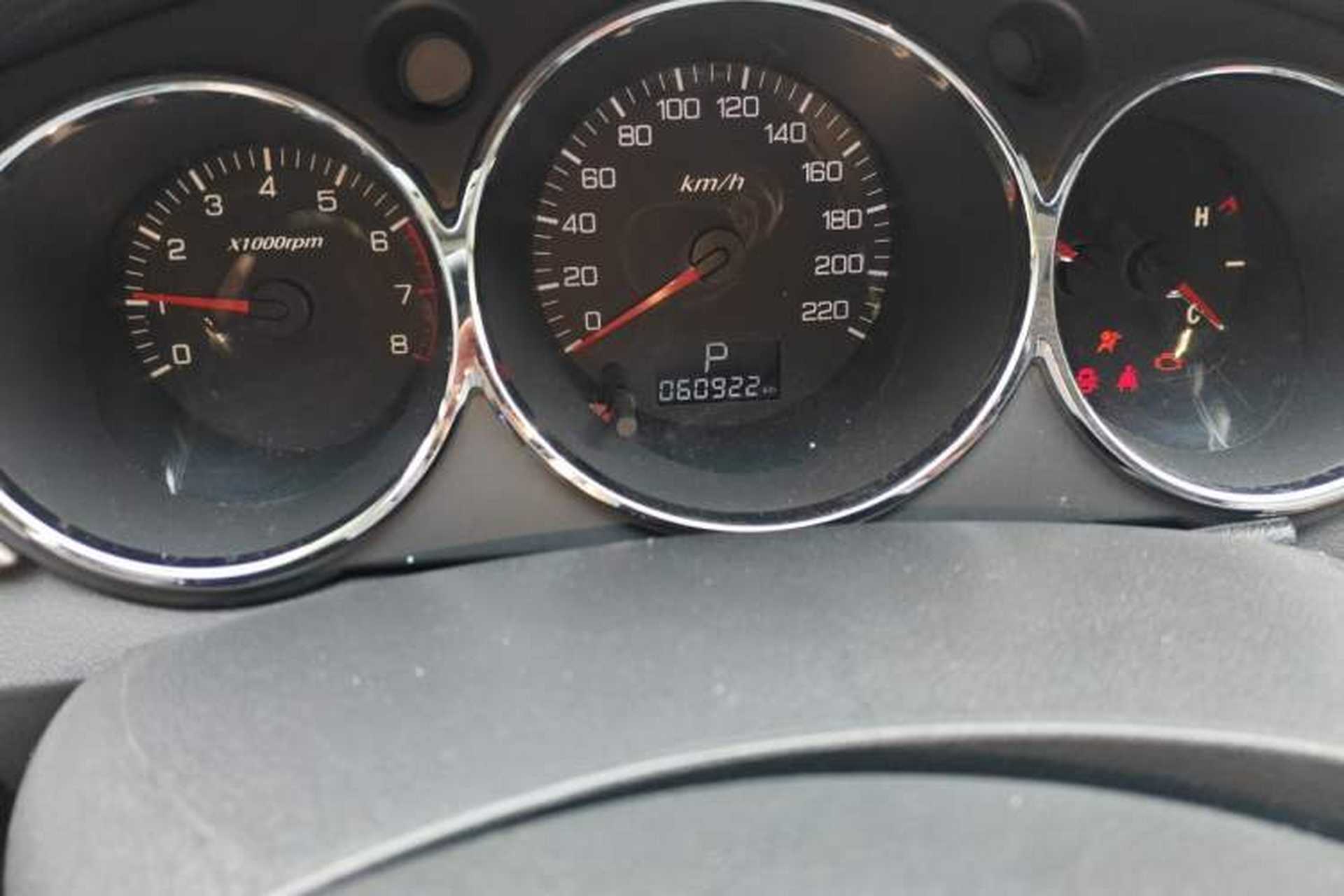 Used Dongfeng Aeolus H30 2014 CROSS 1.5L Automatic Value Edition Odometer Close Up