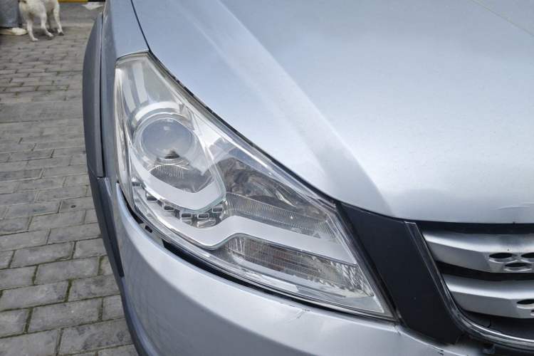 Used Dongfeng Aeolus H30 2014 CROSS 1.5L Automatic Value Edition Right Front Headlight