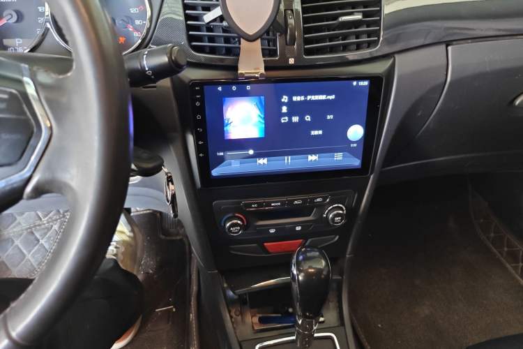 Used Dongfeng Aeolus H30 2014 CROSS 1.5L Automatic Zunyi Model Audio And AC Panel