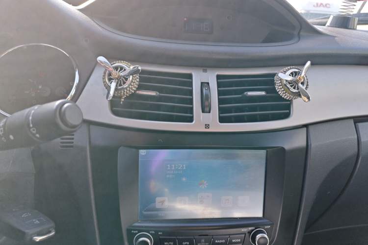 Used Dongfeng Aeolus H30 2014 CROSS 1.5L Manual Gratitude Edition Audio And AC Panel