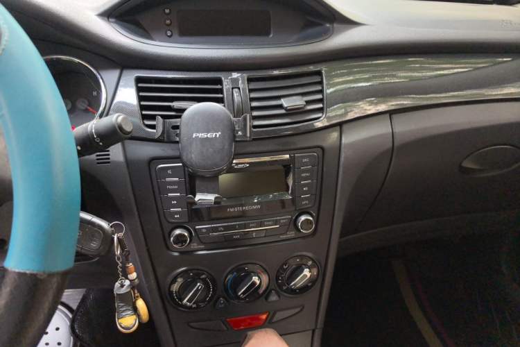 Used Dongfeng Aeolus H30 2014 CROSS 1.5L Automatic Luxury Model Audio And AC Panel