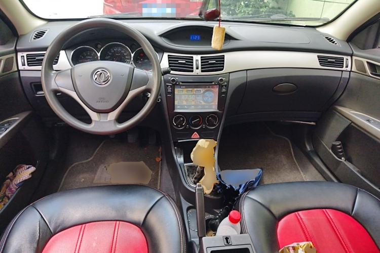 Used Dongfeng Aeolus H30 2014 CROSS 1.5L Manual Smart Drive Luxury Model Center Console