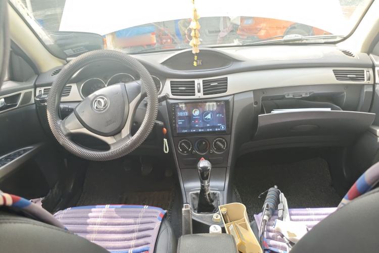 Used Dongfeng Aeolus H30 2014 CROSS 1.5L Manual Gratitude Edition Center Console