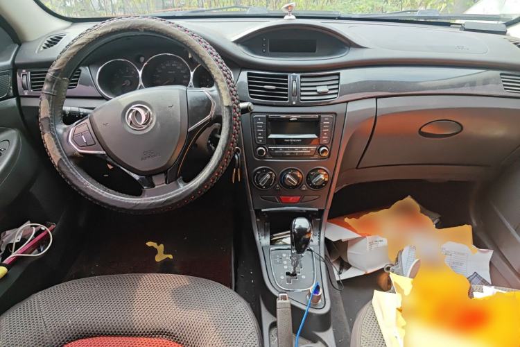 Used Dongfeng Aeolus H30 2014 CROSS 1.5L Automatic Luxury Model Center Console
