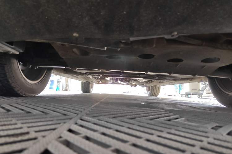 Used Dongfeng Aeolus H30 2014 CROSS 1.5L Automatic Zunyi Model Chassis Front