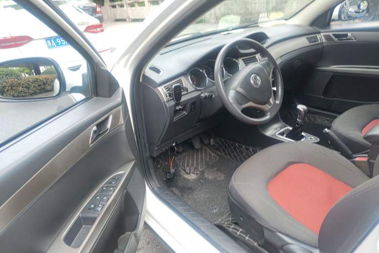 Used Dongfeng Aeolus H30 2014 CROSS 1.5L Manual Gratitude Edition Driver Seat