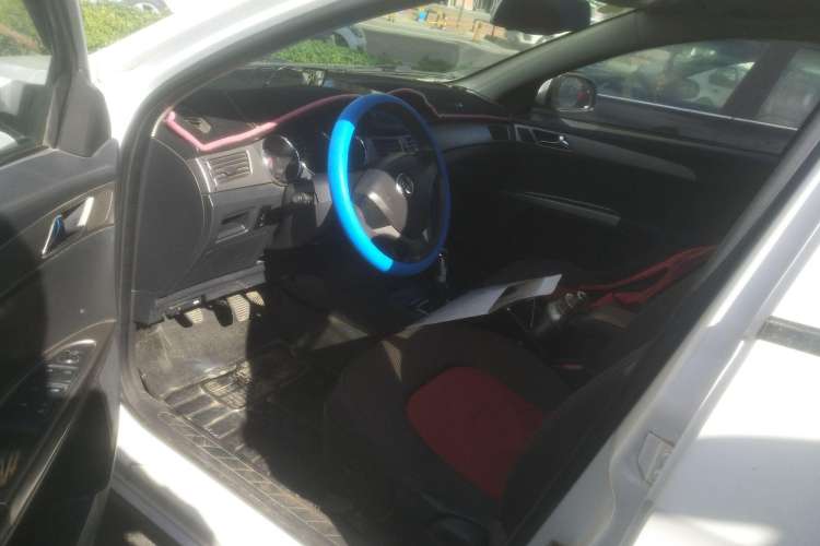 Used Dongfeng Aeolus H30 2014 CROSS 1.5L Manual Smart Drive Gratitude Edition Driver Seat
