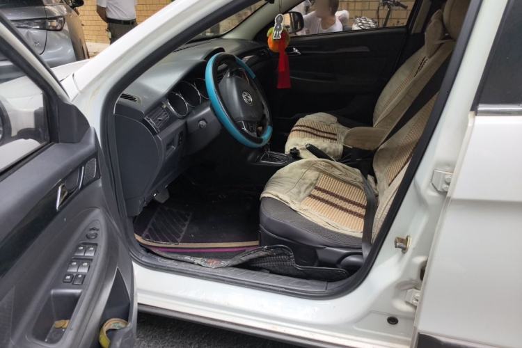 Used Dongfeng Aeolus H30 2014 CROSS 1.5L Automatic Luxury Model Driver Seat