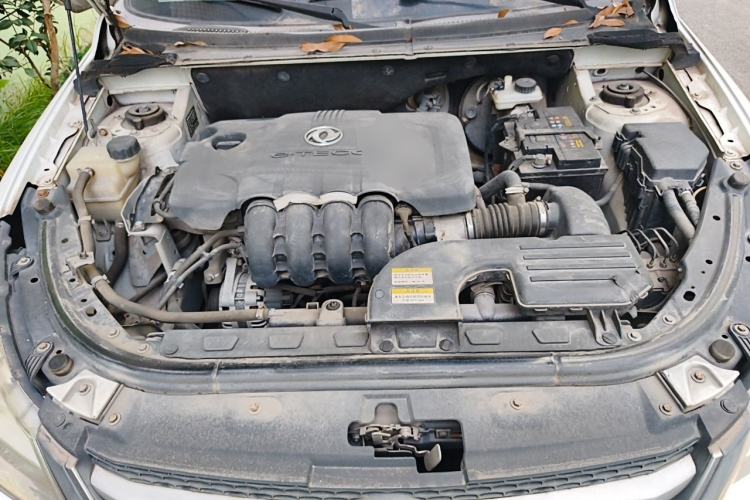 Used Dongfeng Aeolus H30 2014 CROSS 1.5L Manual Smart Drive Luxury Model Engine Bay