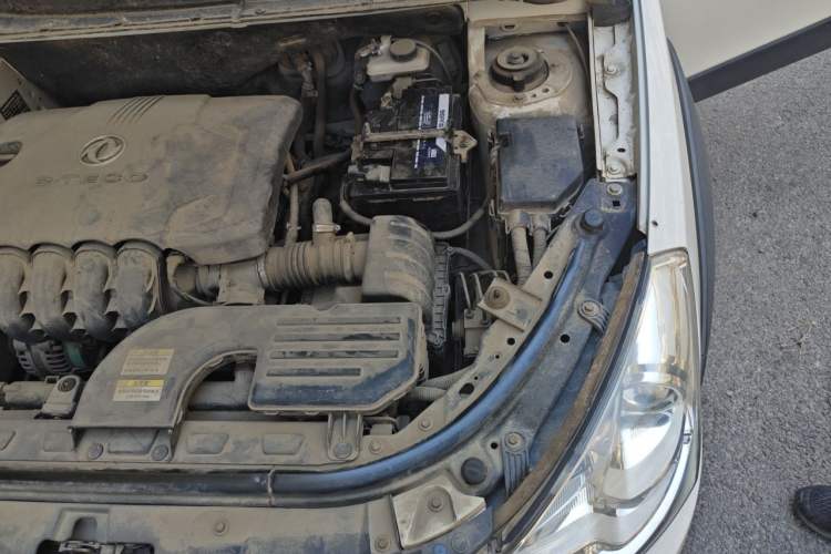 Used Dongfeng Aeolus H30 2014 CROSS 1.5L Manual Smart Drive Gratitude Edition Engine Bay Left