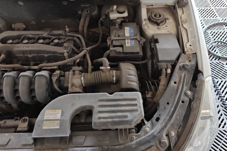 Used Dongfeng Aeolus H30 2014 CROSS 1.5L Automatic Zunyi Model Engine Bay Left