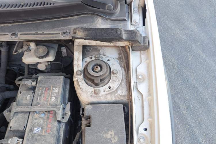 Used Dongfeng Aeolus H30 2014 CROSS 1.5L Automatic Value Edition Engine Bay Left