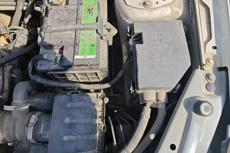 Used Dongfeng Aeolus H30 2014 CROSS 1.5L Automatic Luxury Model Engine Bay Left