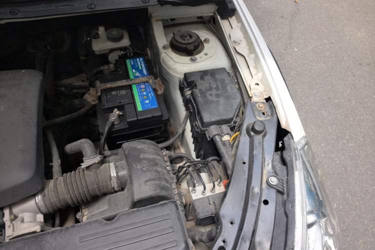 Used Dongfeng Aeolus H30 2014 CROSS 1.5L Automatic Luxury Model Engine Bay Left