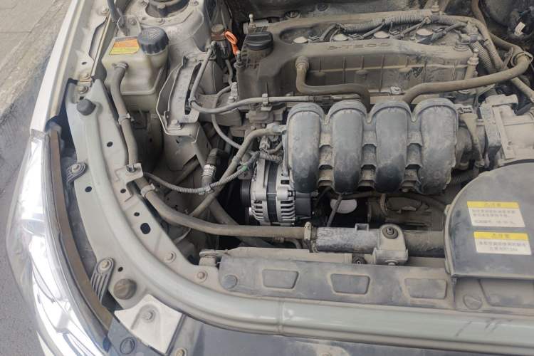 Used Dongfeng Aeolus H30 2014 CROSS 1.5L Manual Gratitude Edition Engine Bay Right