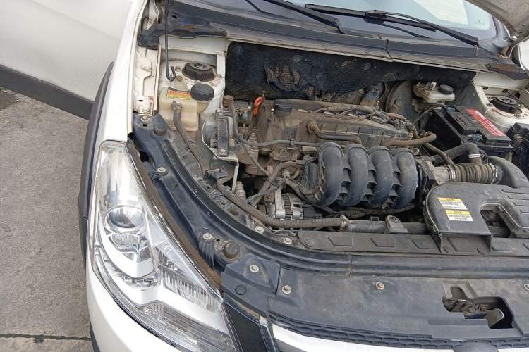 Used Dongfeng Aeolus H30 2014 CROSS 1.5L Manual Gratitude Edition Engine Bay Right