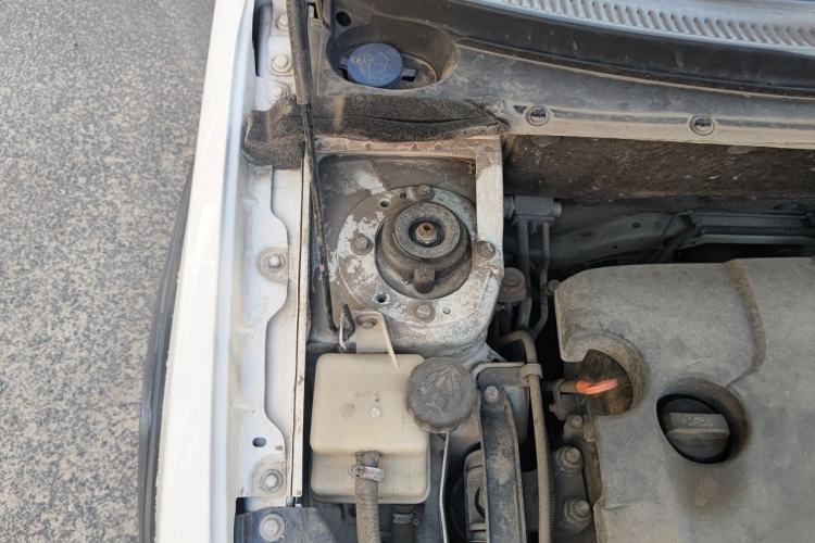 Used Dongfeng Aeolus H30 2014 CROSS 1.5L Automatic Value Edition Engine Bay Right