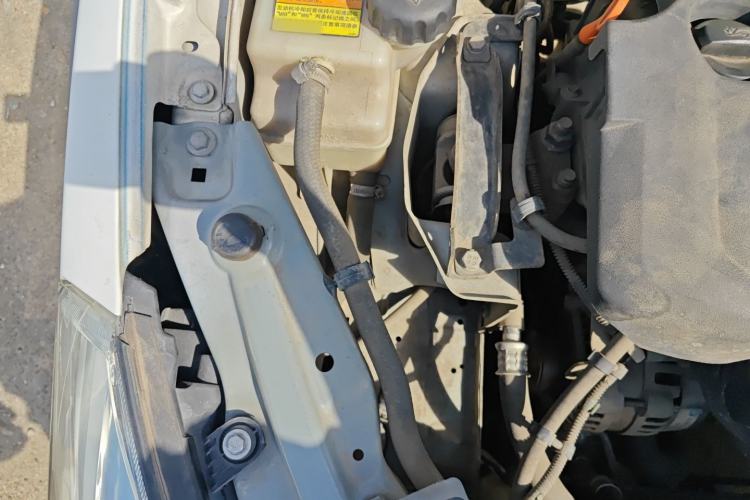 Used Dongfeng Aeolus H30 2014 CROSS 1.5L Automatic Luxury Model Engine Bay Right
