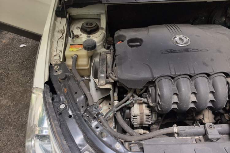 Used Dongfeng Aeolus H30 2014 CROSS 1.5L Automatic Luxury Model Engine Bay Right
