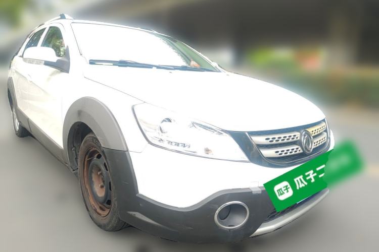 Used Dongfeng Aeolus H30 2014 CROSS 1.5L Manual Gratitude Edition Front Right 45 Deg