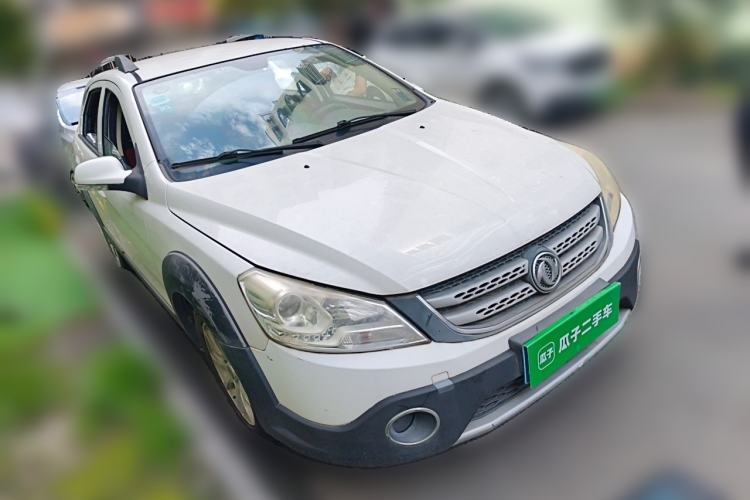 Used Dongfeng Aeolus H30 2014 CROSS 1.5L Manual Smart Drive Luxury Model Front Right 45 Deg