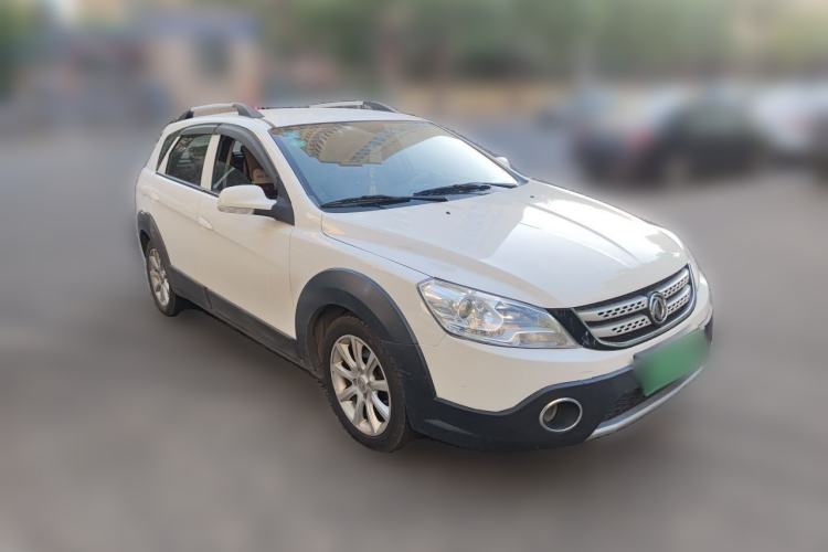 Used Dongfeng Aeolus H30 2014 CROSS 1.5L Automatic Value Edition Front Right 45 Deg