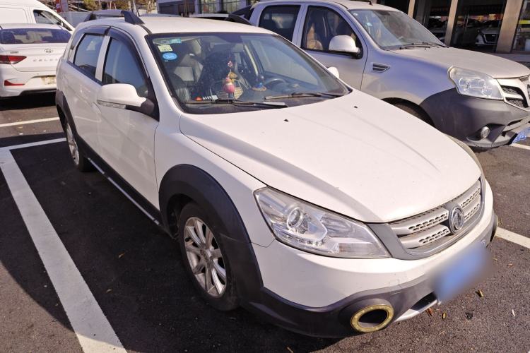 Used Dongfeng Aeolus H30 2014 CROSS 1.5L Manual Gratitude Edition Front Right 45 Deg