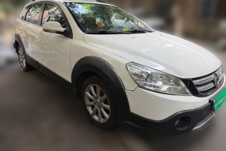 Used Dongfeng Aeolus H30 2014 CROSS 1.5L Automatic Luxury Model Front Right 45 Deg