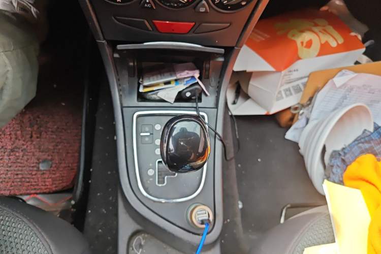 Used Dongfeng Aeolus H30 2014 CROSS 1.5L Automatic Luxury Model Gear Lever