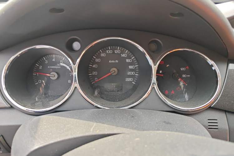 Used Dongfeng Aeolus H30 2014 CROSS 1.5L Automatic Luxury Model Instrument Cluster