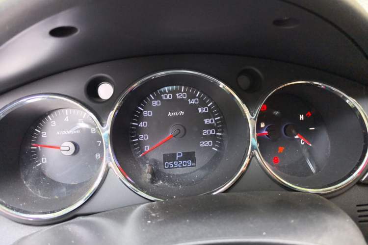 Used Dongfeng Aeolus H30 2014 CROSS 1.5L Automatic Luxury Model Instrument Cluster
