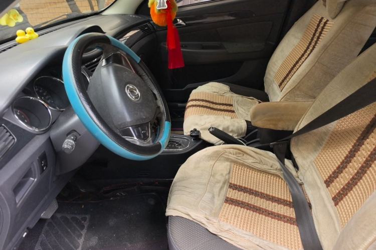Used Dongfeng Aeolus H30 2014 CROSS 1.5L Automatic Luxury Model Left Front Seat