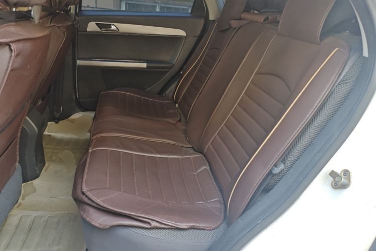 Used Dongfeng Aeolus H30 2014 CROSS 1.5L Manual Smart Drive Gratitude Edition Left Rear Seat