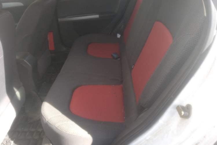 Used Dongfeng Aeolus H30 2014 CROSS 1.5L Manual Smart Drive Gratitude Edition Left Rear Seat