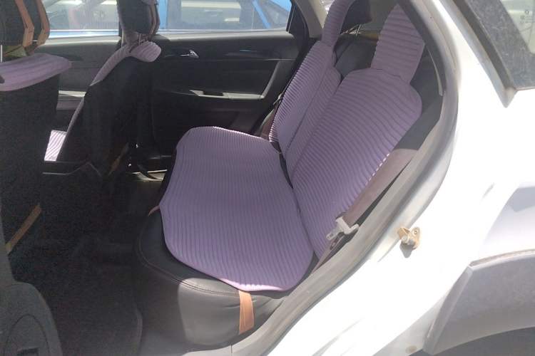 Used Dongfeng Aeolus H30 2014 CROSS 1.5L Manual Smart Drive Gratitude Edition Left Rear Seat