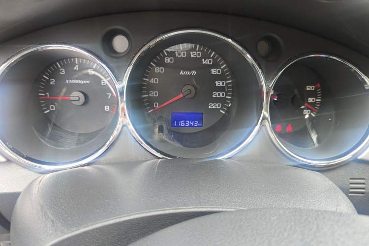Used Dongfeng Aeolus H30 2014 CROSS 1.5L Manual Gratitude Edition Odometer Close Up