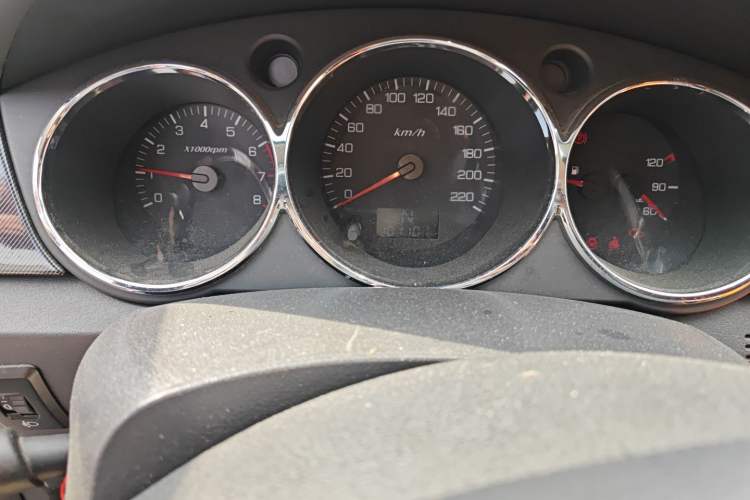 Used Dongfeng Aeolus H30 2014 CROSS 1.5L Automatic Luxury Model Odometer Close Up