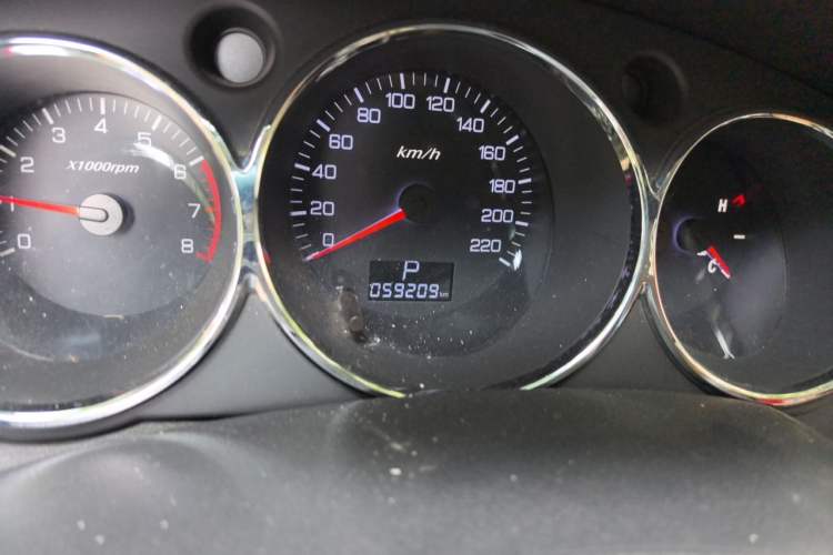Used Dongfeng Aeolus H30 2014 CROSS 1.5L Automatic Luxury Model Odometer Close Up