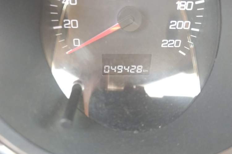 Used Dongfeng Aeolus H30 2014 CROSS 1.5L Manual Smart Drive Gratitude Edition Odometer Close Up