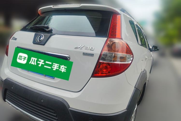 Used Dongfeng Aeolus H30 2014 CROSS 1.5L Manual Gratitude Edition Rear Right 45 Deg