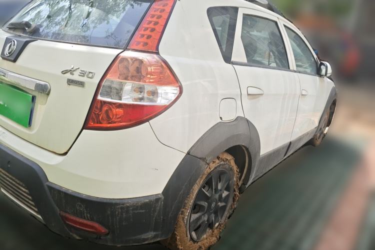Used Dongfeng Aeolus H30 2014 CROSS 1.5L Manual Gratitude Edition Rear Right 45 Deg