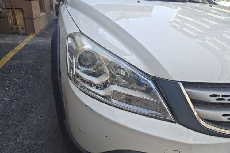 Used Dongfeng Aeolus H30 2014 CROSS 1.5L Manual Smart Drive Gratitude Edition Right Front Headlight