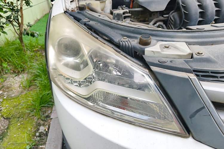 Used Dongfeng Aeolus H30 2014 CROSS 1.5L Manual Smart Drive Luxury Model Right Front Headlight