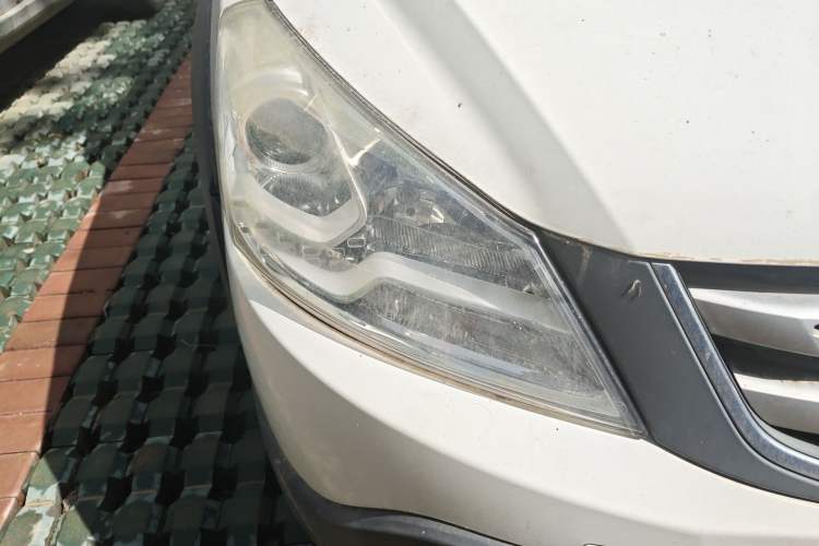 Used Dongfeng Aeolus H30 2014 CROSS 1.5L Manual Gratitude Edition Right Front Headlight