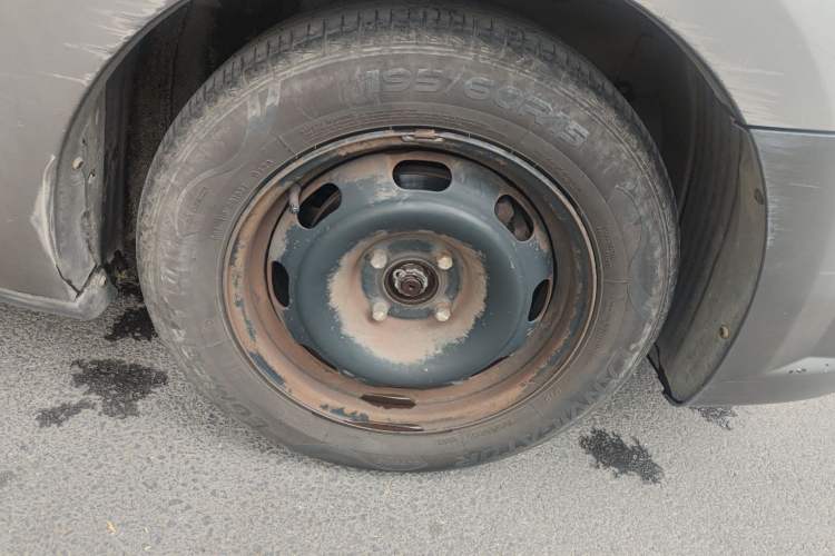 Used Dongfeng Aeolus H30 2014 CROSS 1.5L Manual Gratitude Edition Right Front Wheel Hub